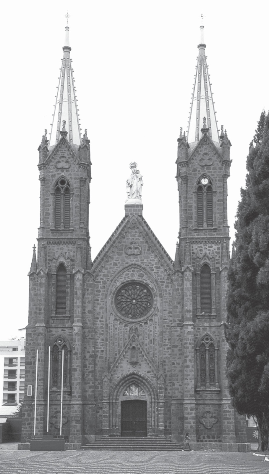 Registro histórico da Catedral Nossa Senhora da Oliveira, 1952 — imagem 2 de 4.