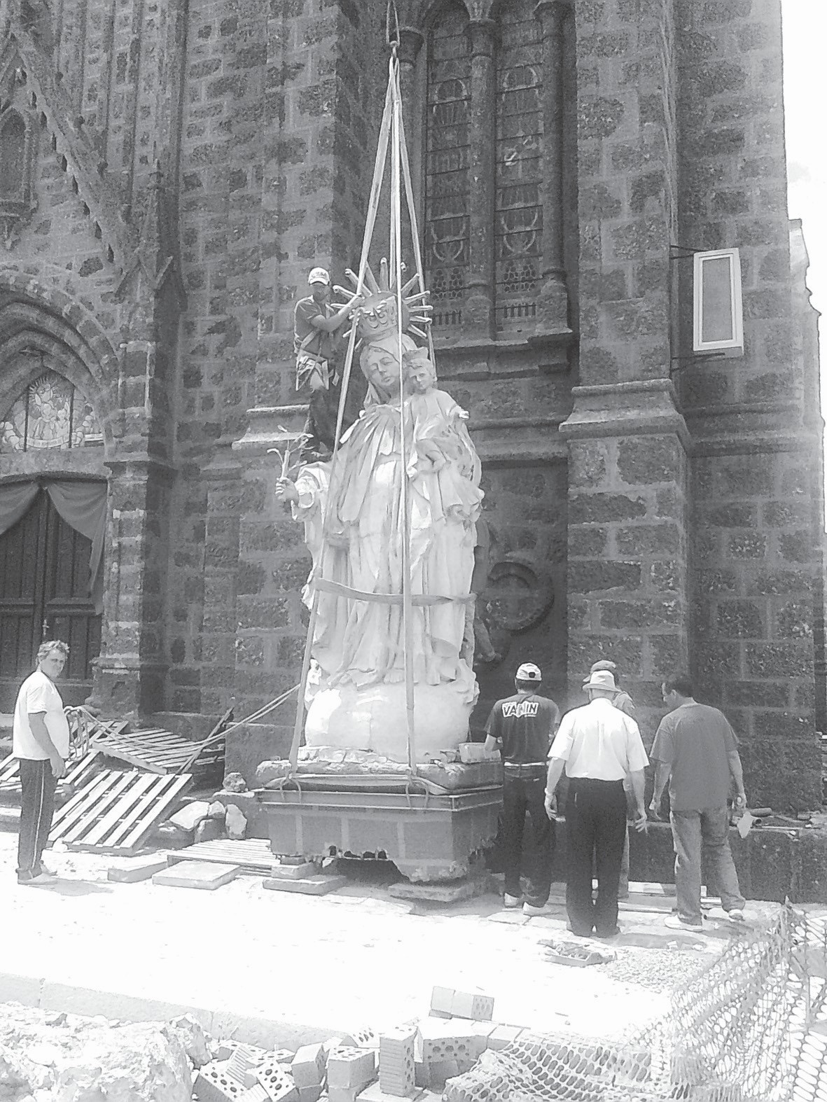 Registro histórico da Catedral Nossa Senhora da Oliveira, 2010 — imagem 1 de 2.