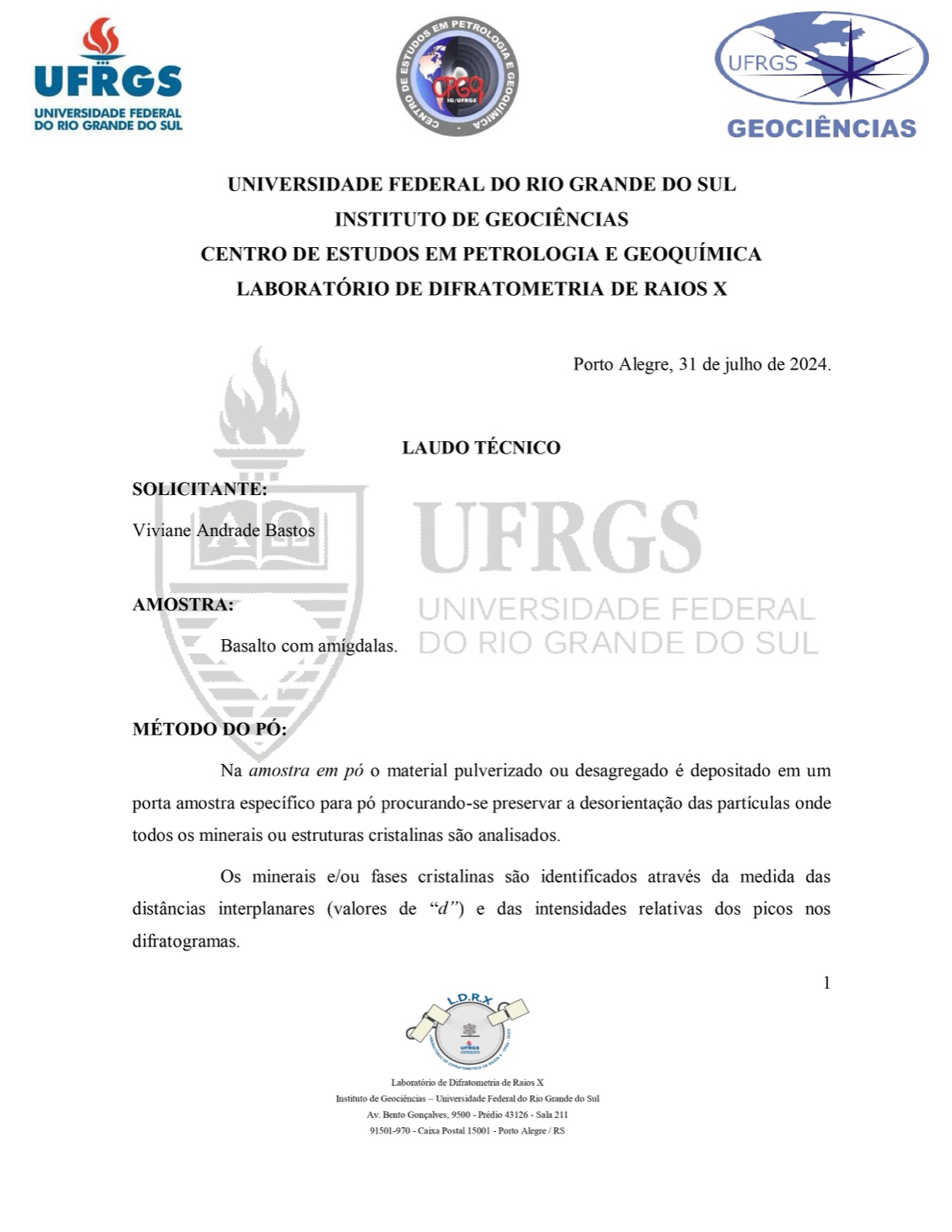 Página 1 de 5 do laudo técnico de difratometria de raios X, emitido pelo Laboratório de Difratometria de Raios X da UFRGS.